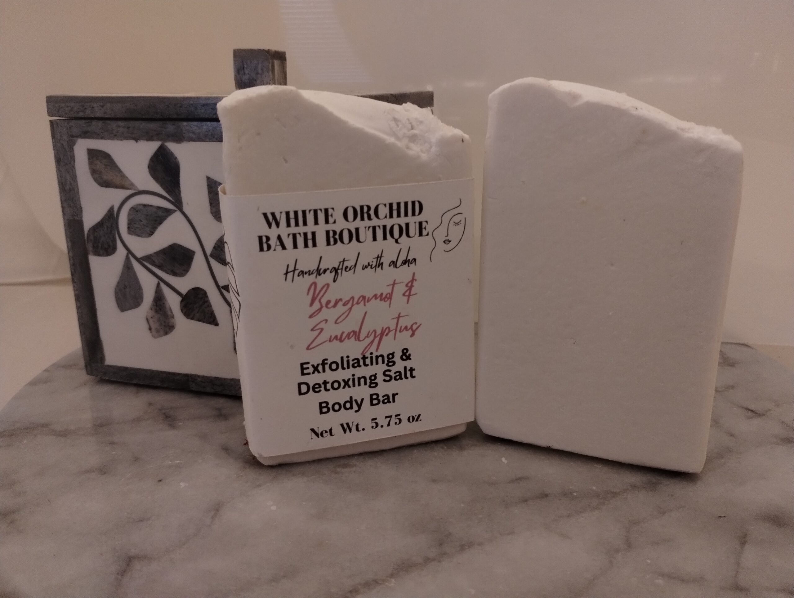 Bergamot & Eucalyptus Exfoliating & Detoxing Salt Body Bar