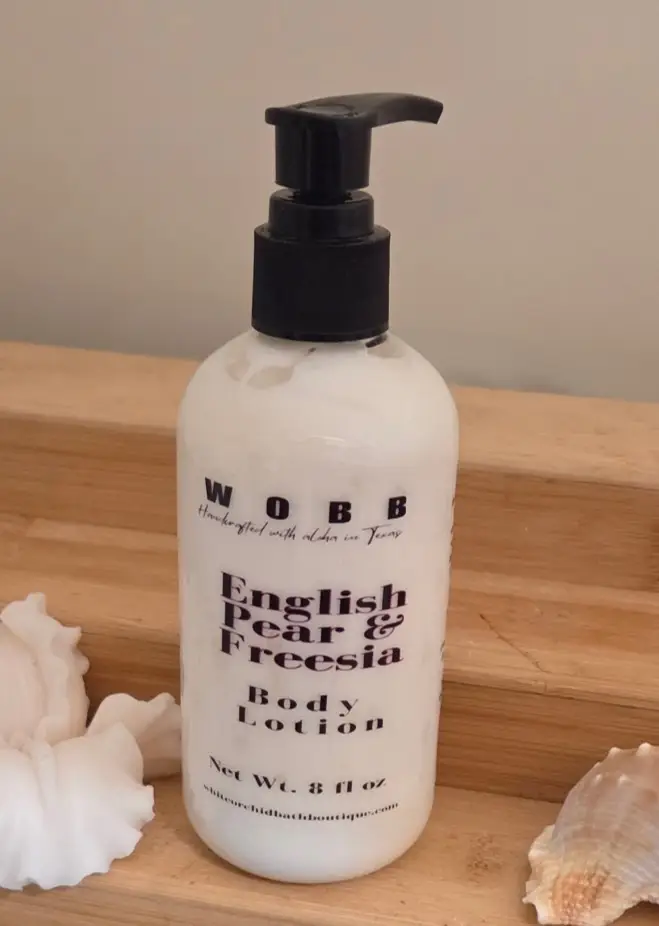 English Pear & Freesia 8 oz