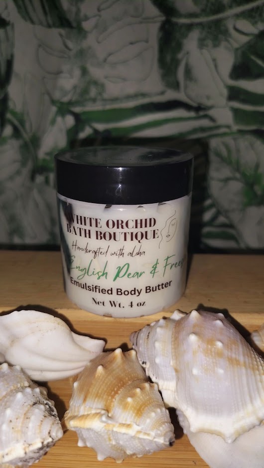 English Pear & Freesia Body Butter 4 oz